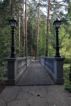 Миниатюра: Мост в парке. Балюстрада. Фото - №592